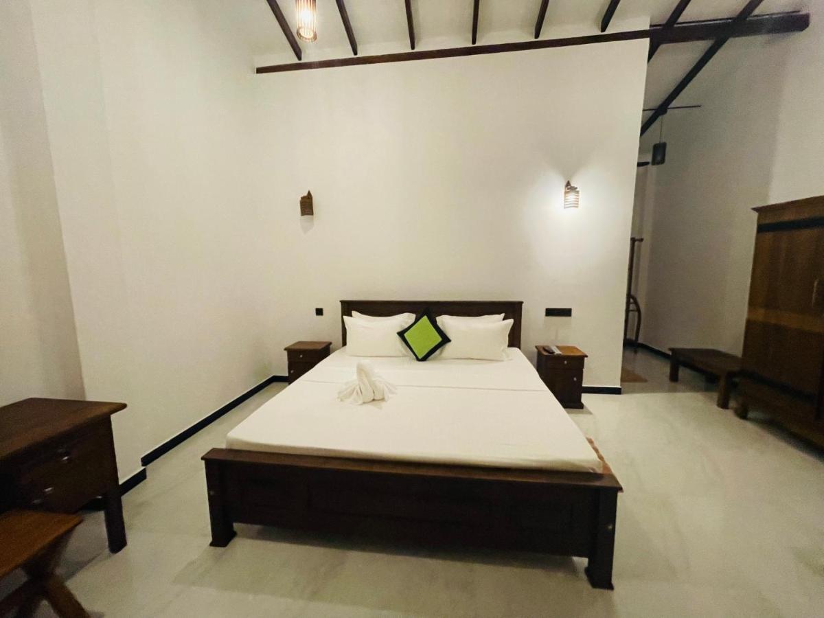 Dk Zur Einkehr Hotel Ahangama Extérieur photo