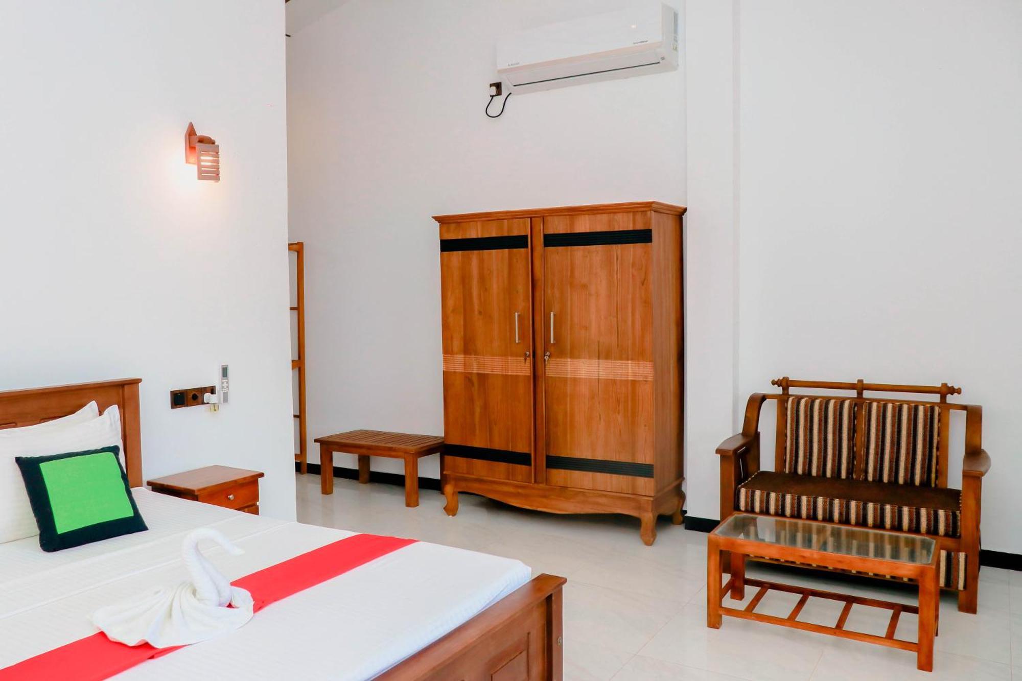 Dk Zur Einkehr Hotel Ahangama Extérieur photo