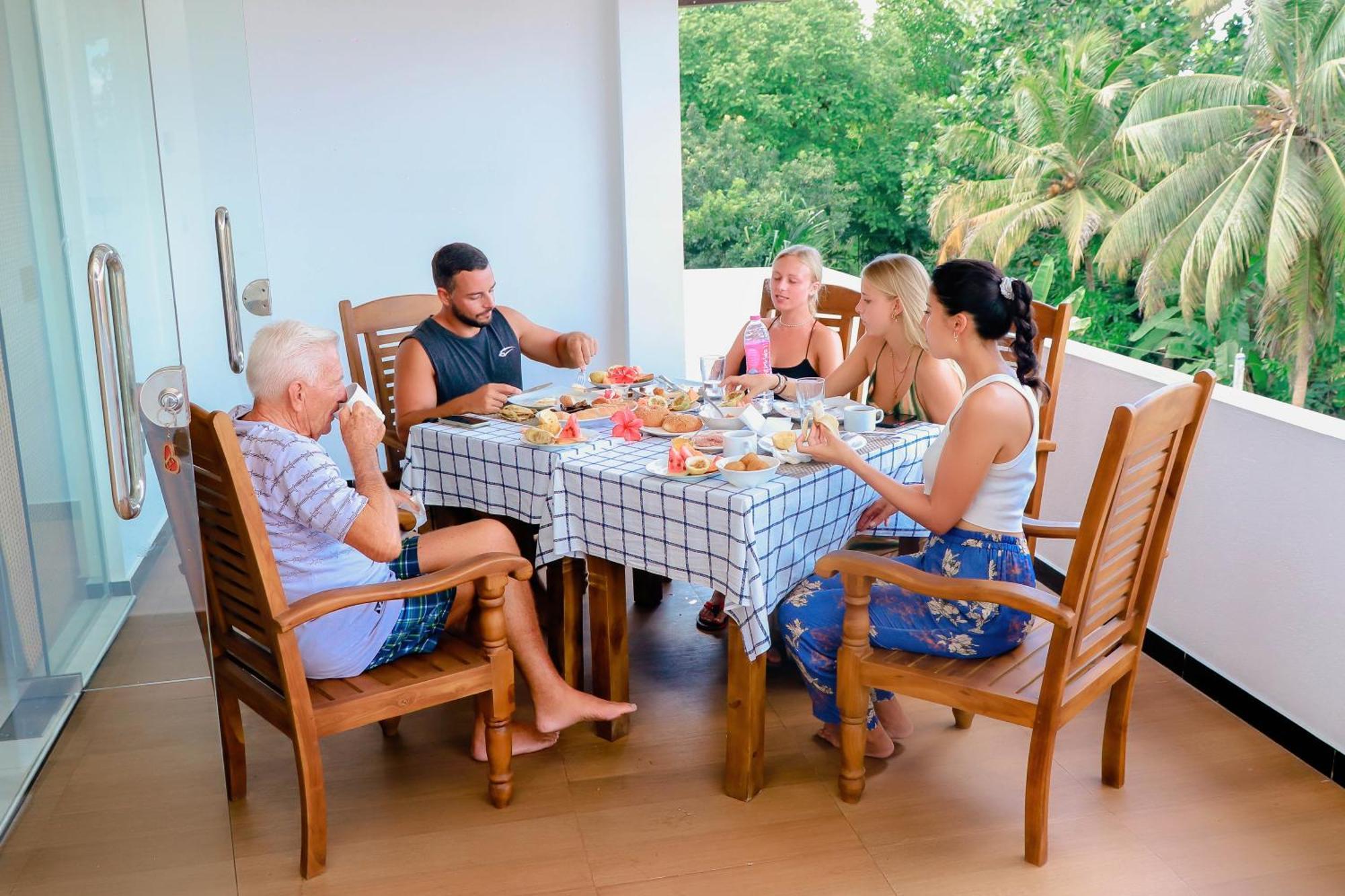 Dk Zur Einkehr Hotel Ahangama Extérieur photo