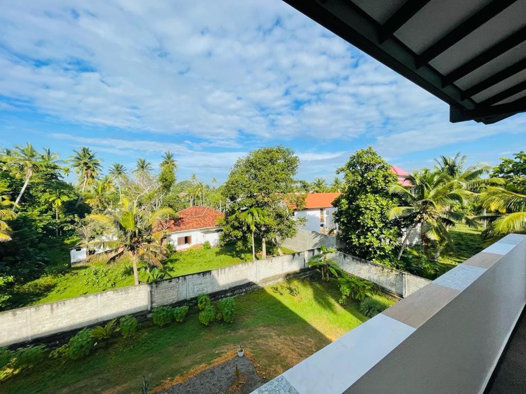 Dk Zur Einkehr Hotel Ahangama Extérieur photo